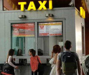 Fötaxi Schalter am Flughafen Budapest