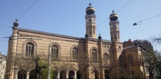 Budapest synagogue