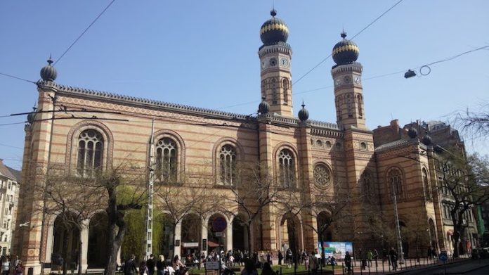 Budapest synagogue